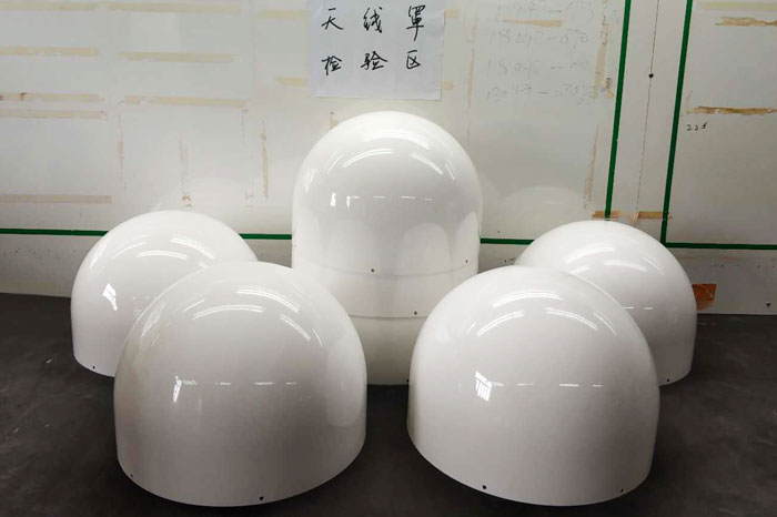 公海彩船天线罩检验区